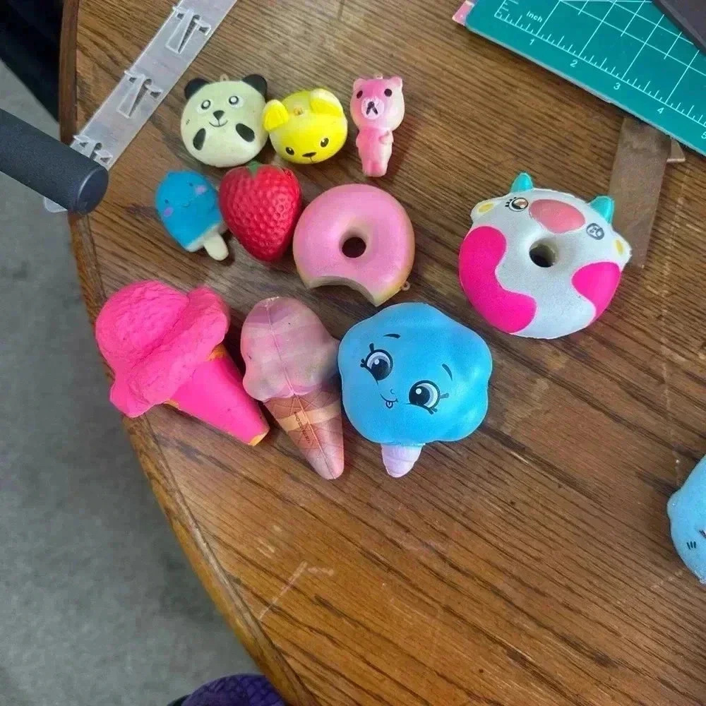 Squishy animals and fruit - Picture 1 of 1